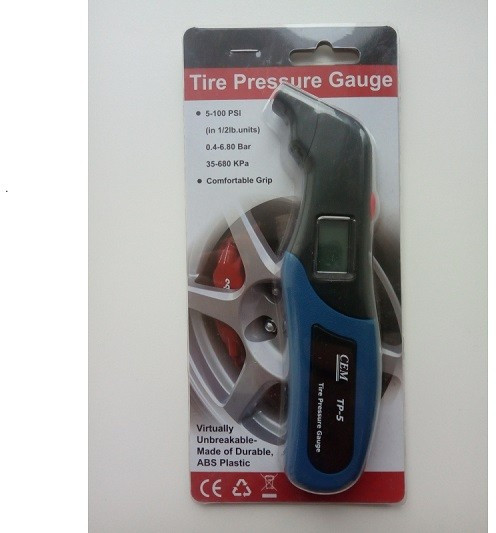 Автомобильный манометр CEM TP-5